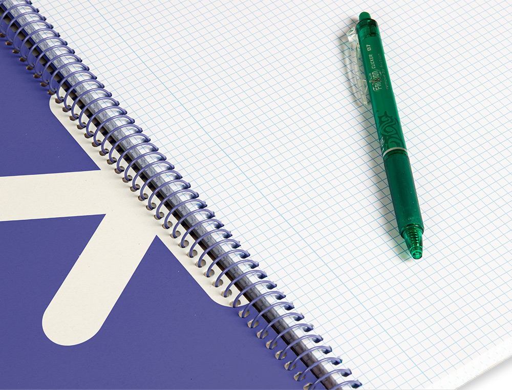 CUADERNO ESPIRAL A4 ANTARTIK TAPA DURA 80H 90GR CUADRO 4MM CON MARGEN COLOR LAVANDA